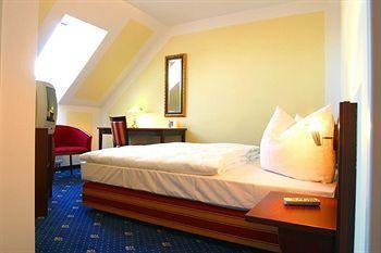 Airporthotel Regent Hallbergmoos Bagian luar foto
